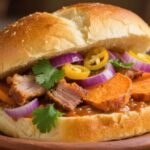 Pan con chicharrón peruano